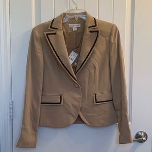 🛍NWT🛍 Tan suit jacket w/ black embroidery